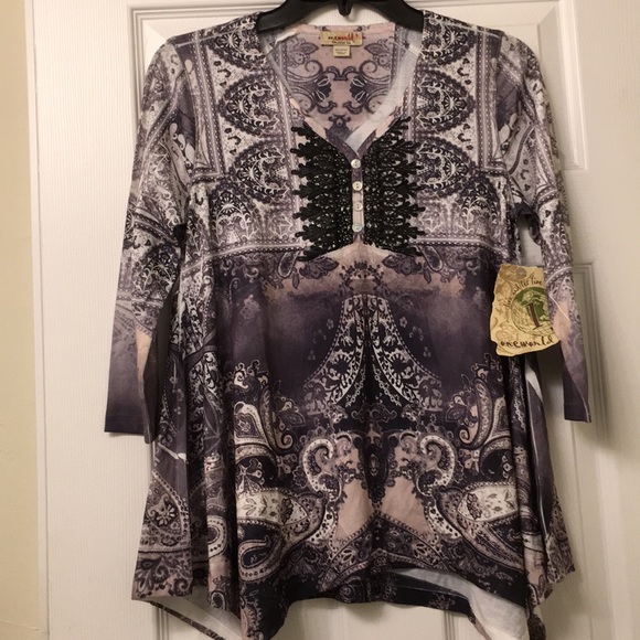NWT One World Cream/ Black Women Tops - Picture 2 of 8